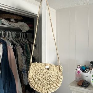 Straw purse with removable strap